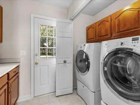 95 Holman Street Portsmouth RI 02871