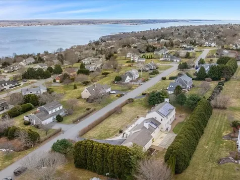 95 Holman Street Portsmouth RI 02871