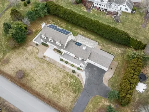 95 Holman Street Portsmouth RI 02871