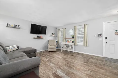 69 Walden Way Cranston RI 02921