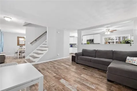 69 Walden Way Cranston RI 02921