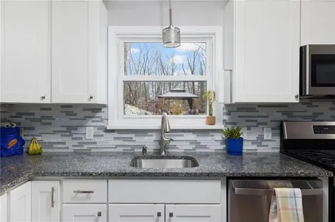 69 Walden Way Cranston RI 02921