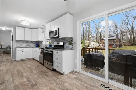 69 Walden Way Cranston RI 02921