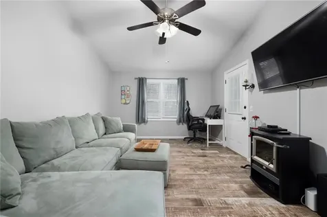 69 Walden Way Cranston RI 02921