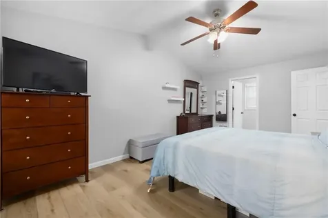 69 Walden Way Cranston RI 02921