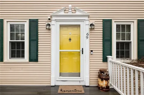 69 Walden Way Cranston RI 02921