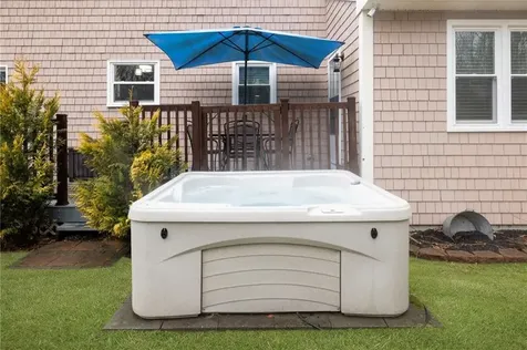 69 Walden Way Cranston RI 02921