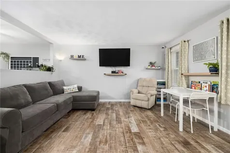 69 Walden Way Cranston RI 02921