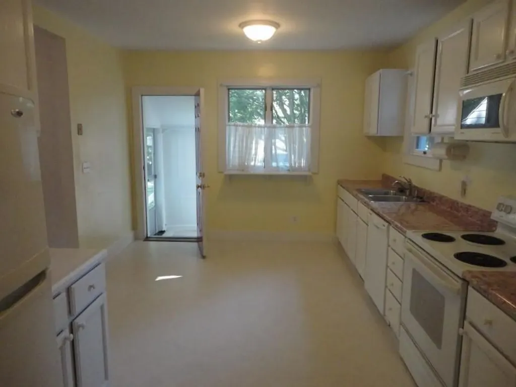 39 E Bowery Street Newport RI 02840