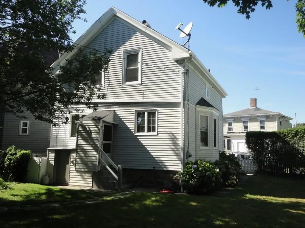 39 E Bowery Street Newport RI 02840