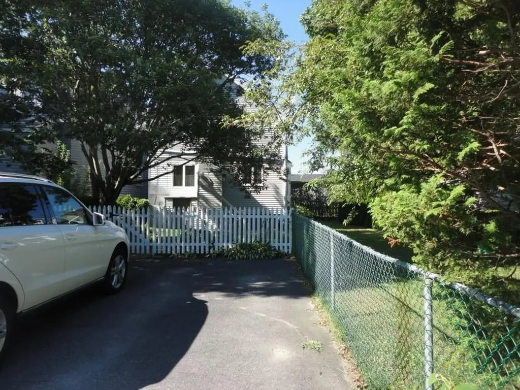 39 E Bowery Street Newport RI 02840