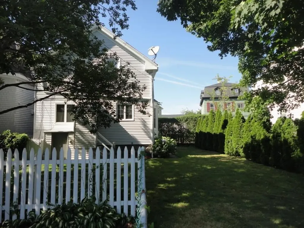 39 E Bowery Street Newport RI 02840