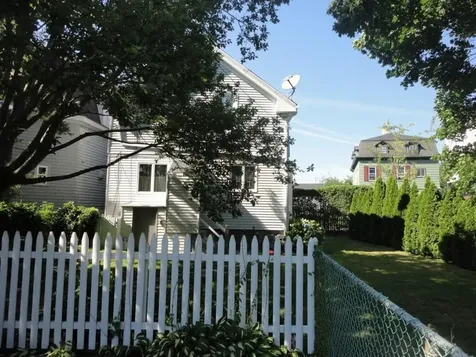 39 E Bowery Street Newport RI 02840