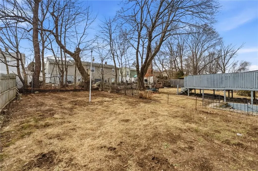 84 North View Avenue Cranston RI 02920