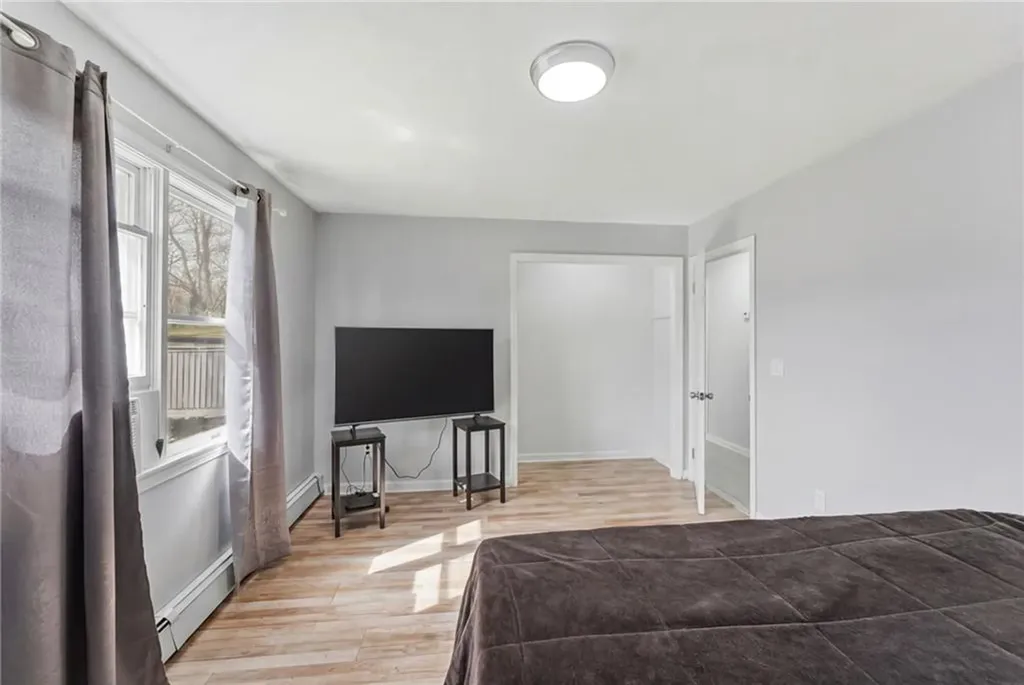 84 North View Avenue Cranston RI 02920