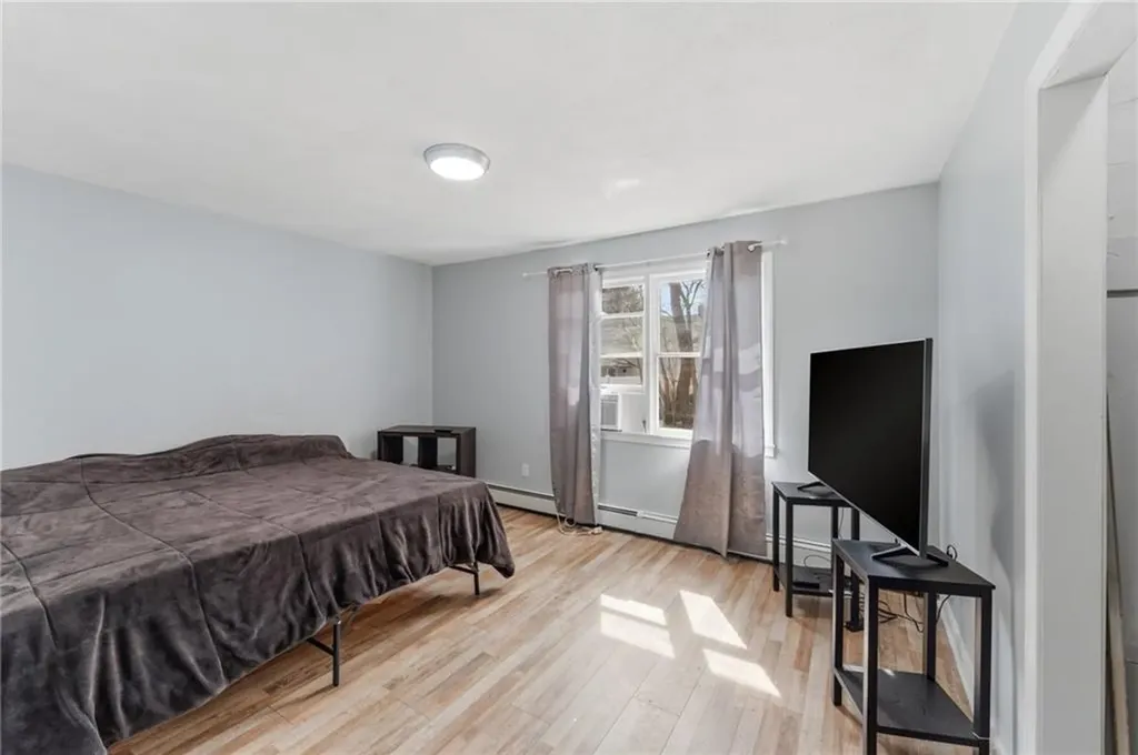 84 North View Avenue Cranston RI 02920