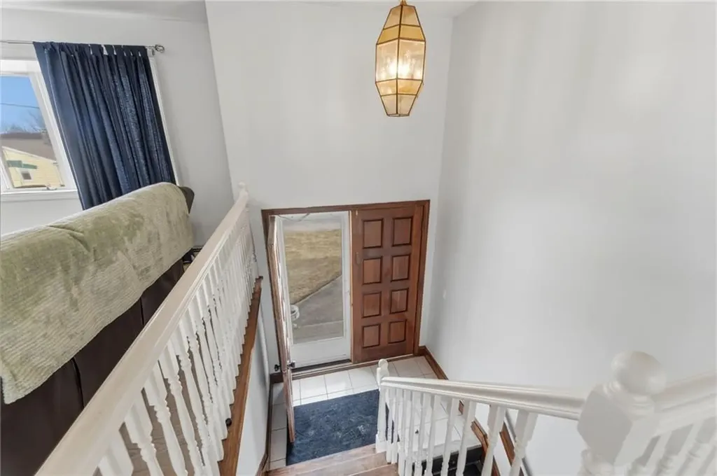 84 North View Avenue Cranston RI 02920