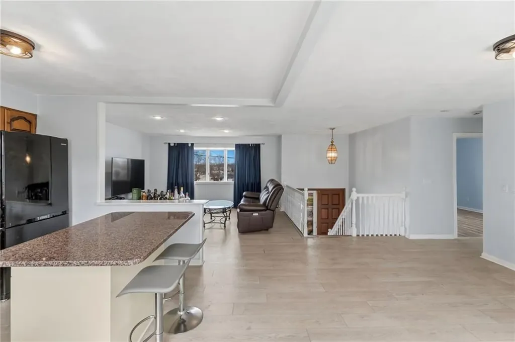 84 North View Avenue Cranston RI 02920