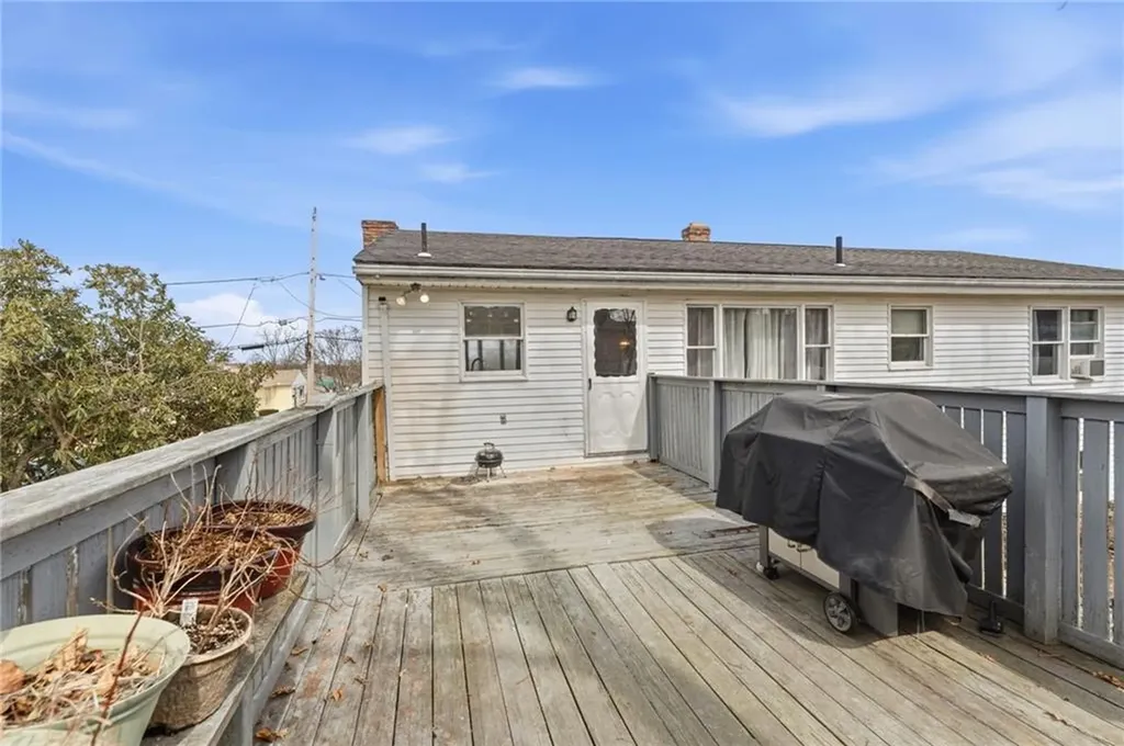 84 North View Avenue Cranston RI 02920