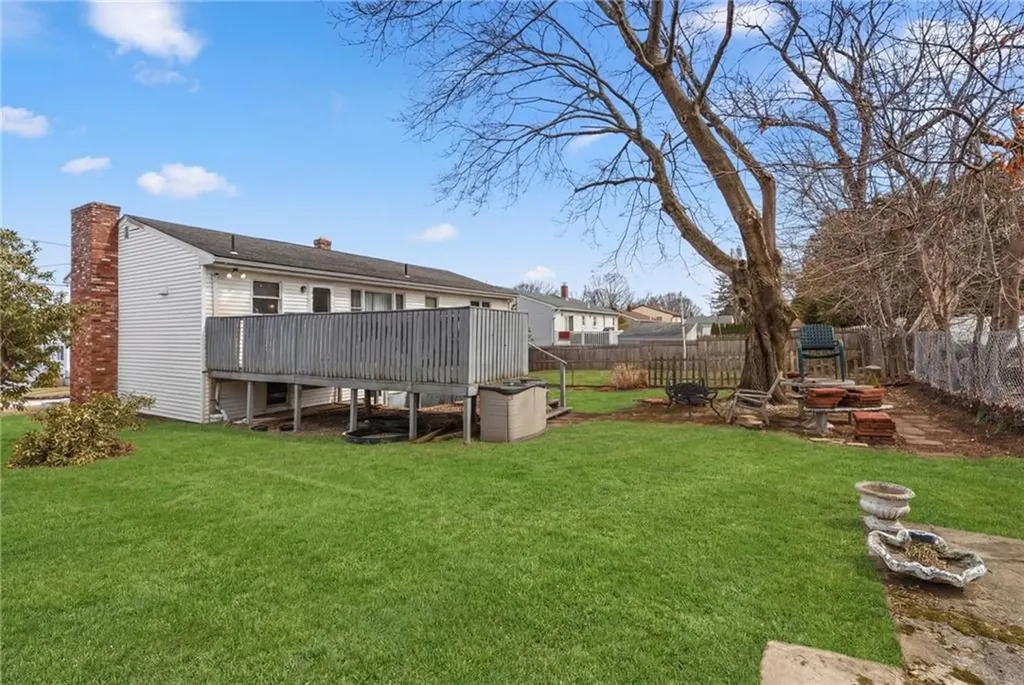 84 North View Avenue Cranston RI 02920
