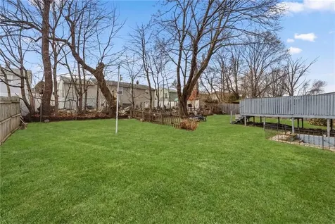 84 North View Avenue Cranston RI 02920