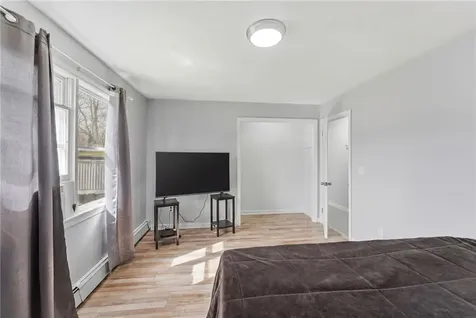 84 North View Avenue Cranston RI 02920