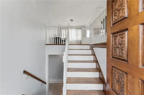 84 North View Avenue Cranston RI 02920