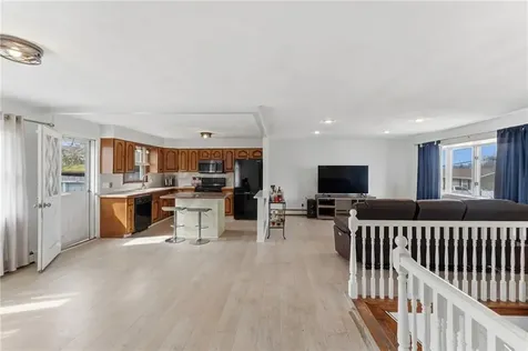 84 North View Avenue Cranston RI 02920