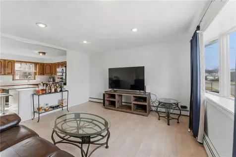84 North View Avenue Cranston RI 02920
