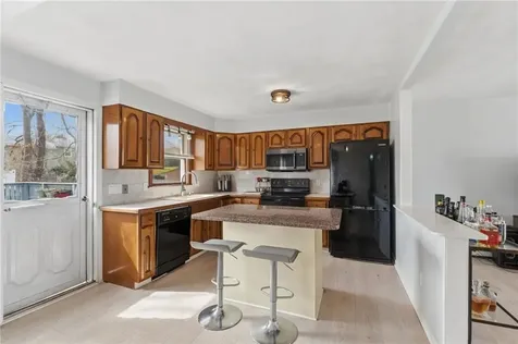 84 North View Avenue Cranston RI 02920