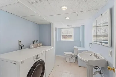 84 North View Avenue Cranston RI 02920