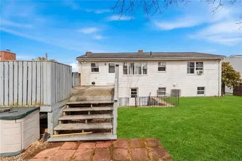 84 North View Avenue Cranston RI 02920