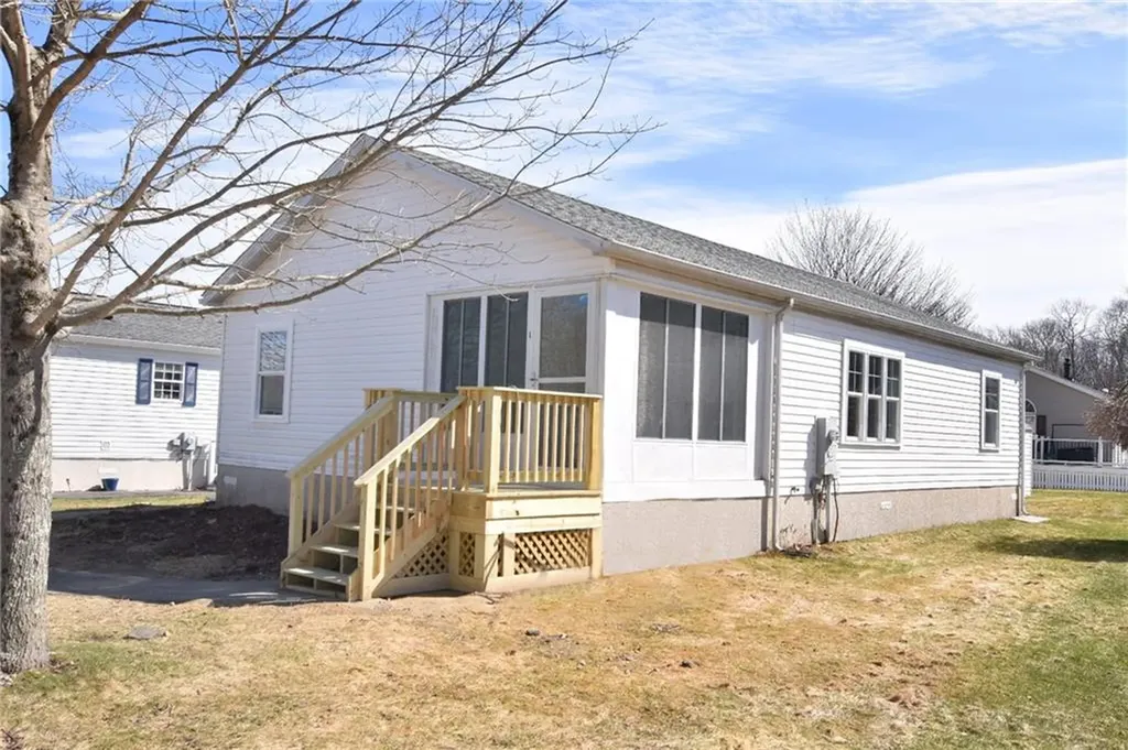 15 Bluebird Street Tiverton RI 02878