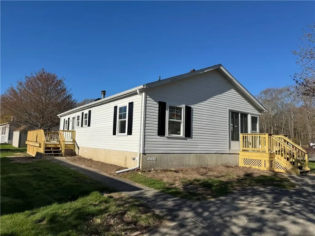 15 Bluebird Street Tiverton RI 02878