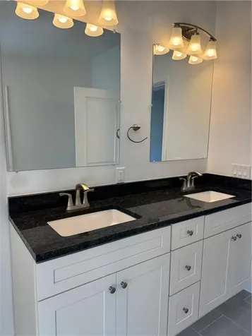15 Bluebird Street Tiverton RI 02878