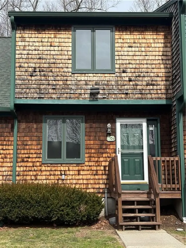 107 Arthurs Way Burrillville RI 02859