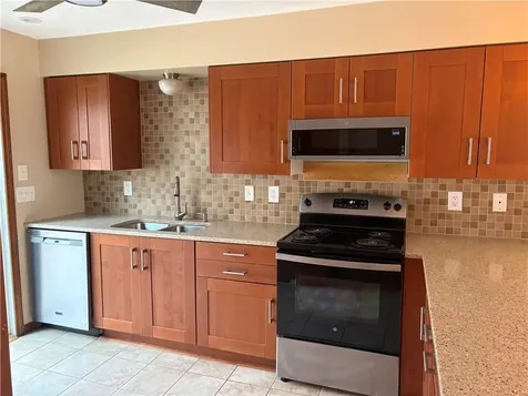 107 Arthurs Way Burrillville RI 02859