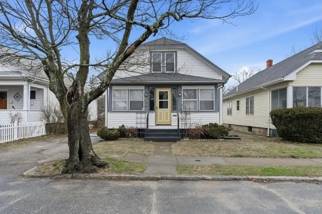 44 Holburn Avenue Cranston RI 02910