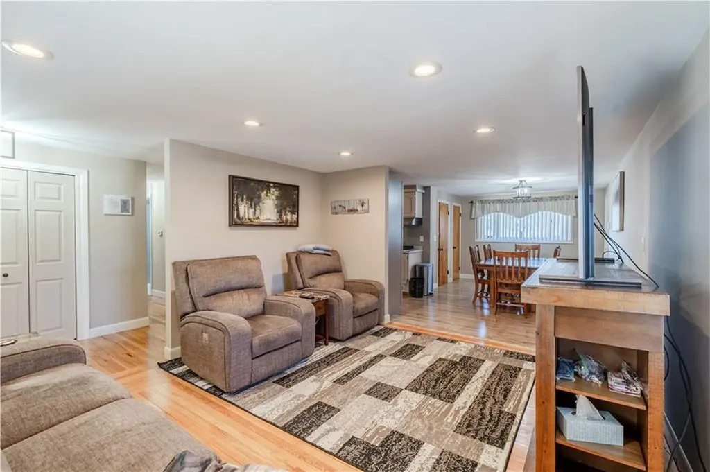 1785 W Shore Road Warwick RI 02889