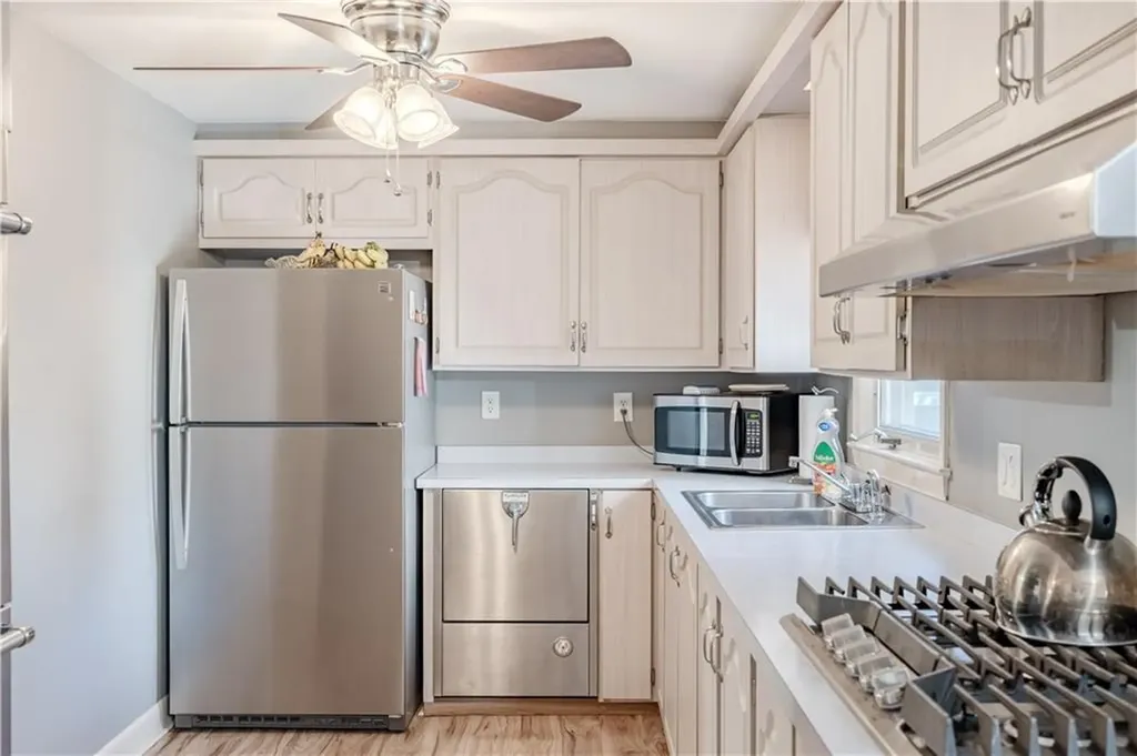 1785 W Shore Road Warwick RI 02889
