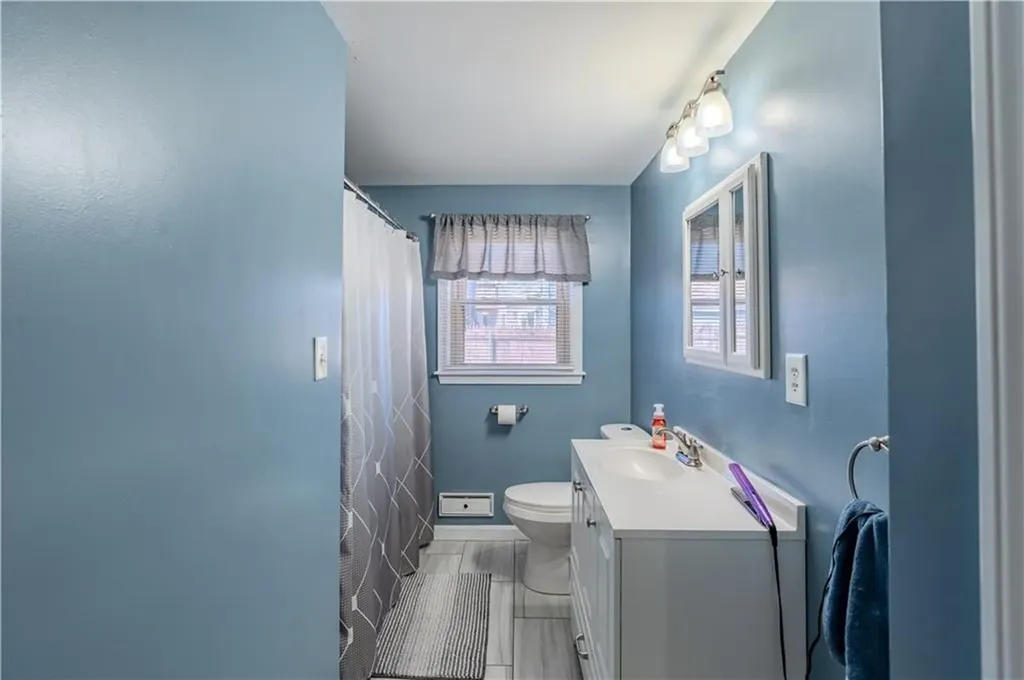 1785 W Shore Road Warwick RI 02889
