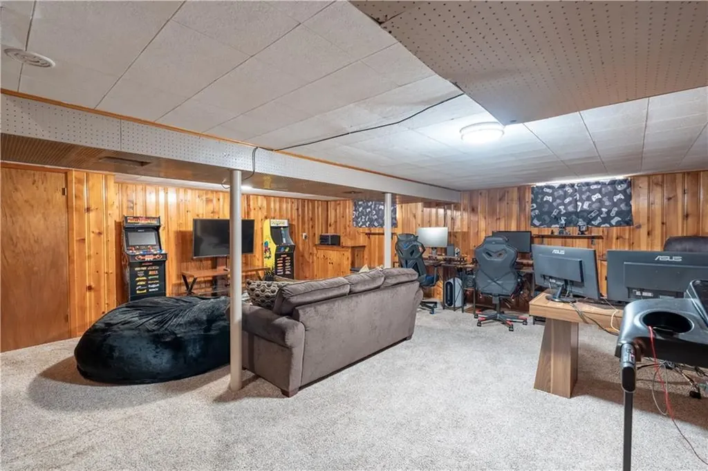 1785 W Shore Road Warwick RI 02889