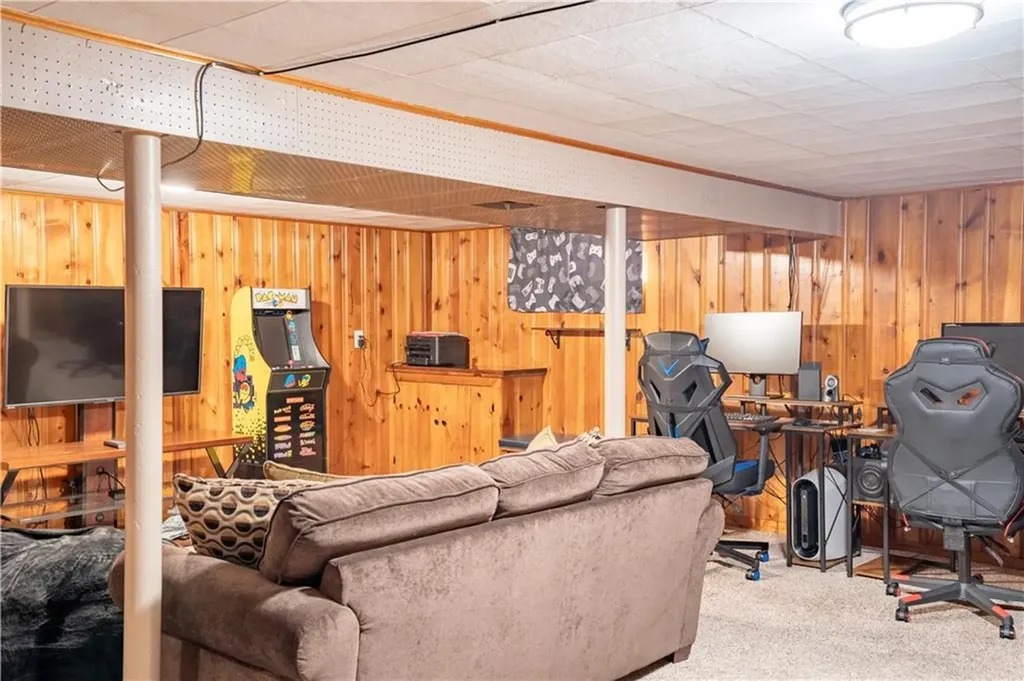 1785 W Shore Road Warwick RI 02889