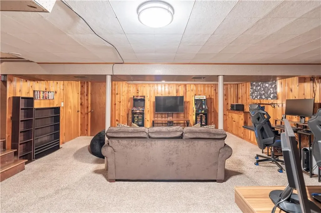 1785 W Shore Road Warwick RI 02889