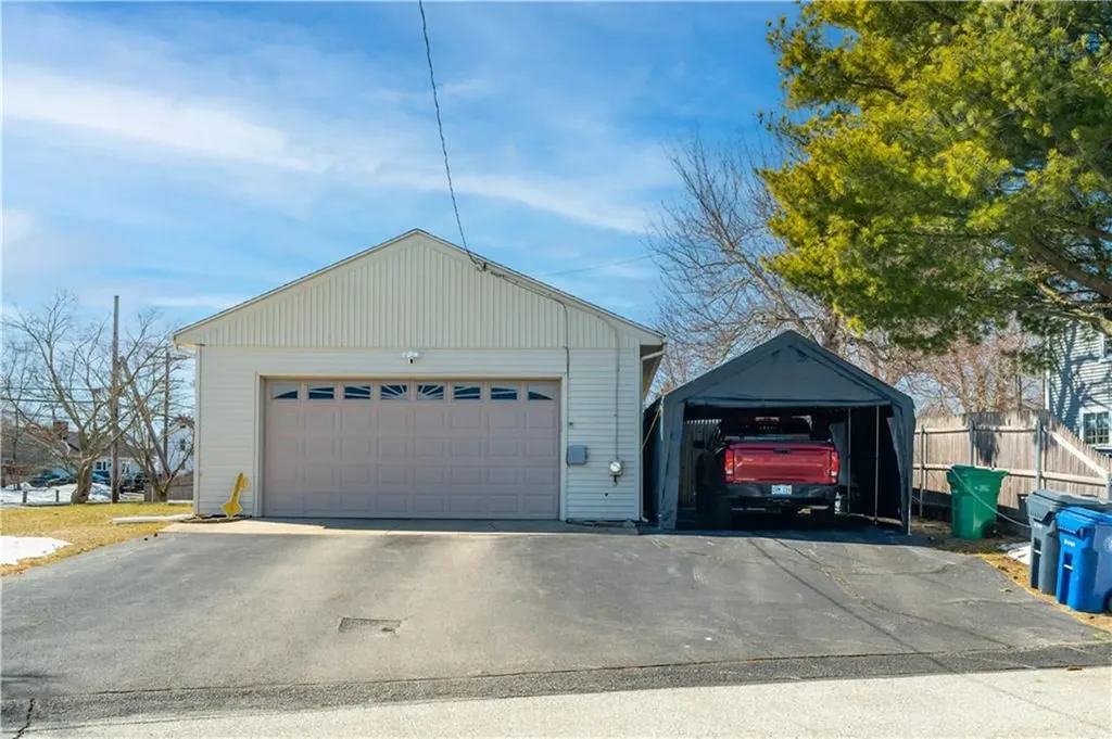 1785 W Shore Road Warwick RI 02889