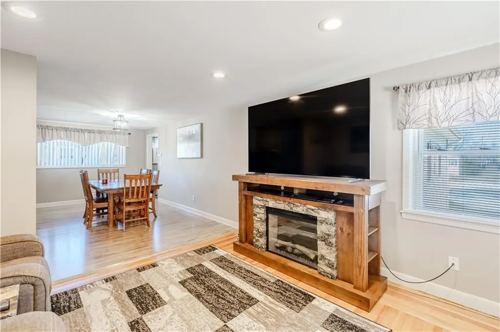 1785 W Shore Road Warwick RI 02889