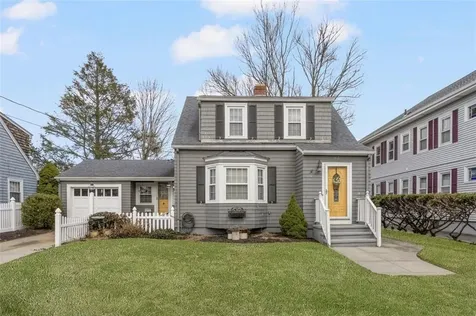 57 Peckham Avenue North Providence RI 02908