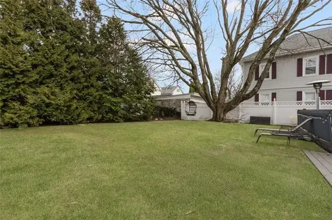 57 Peckham Avenue North Providence RI 02908