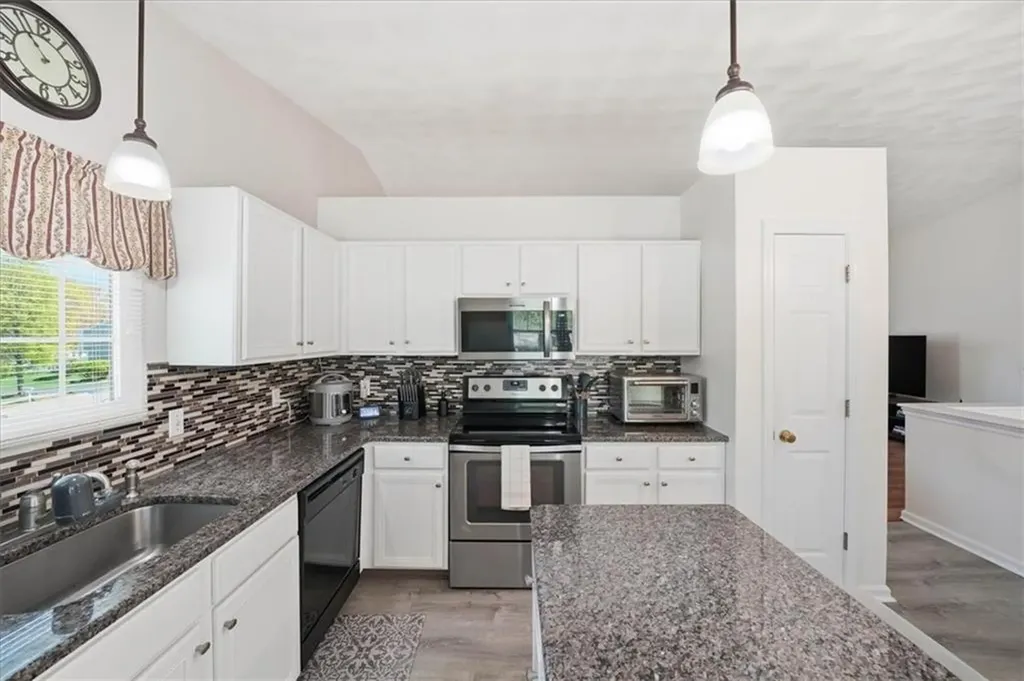 23 Moss Lane Coventry RI 02816