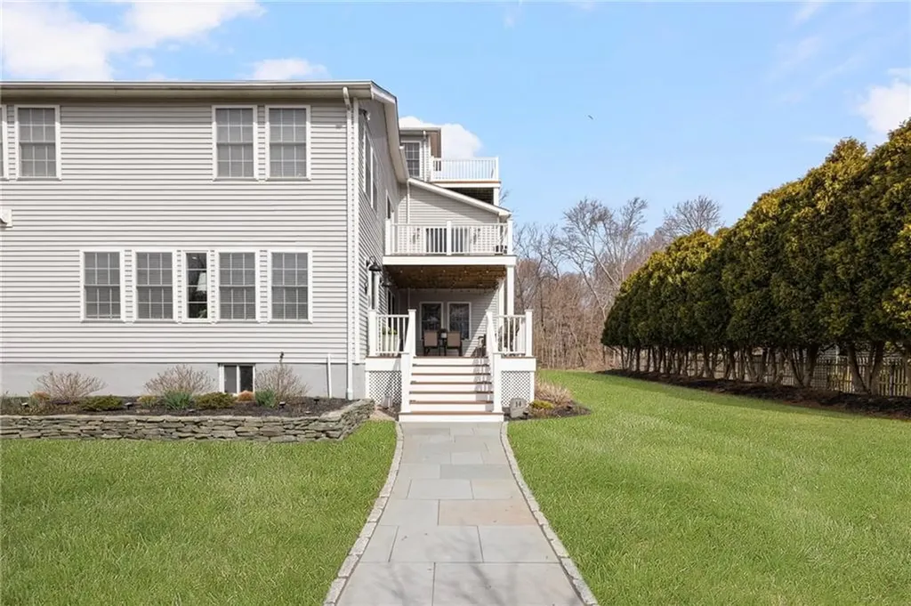 14 Hulls Court Jamestown RI 02835